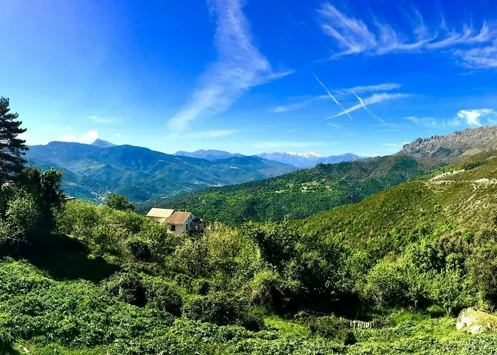 Nuits Magiques Au Village Entre Et Montagnes Casa di campagna *